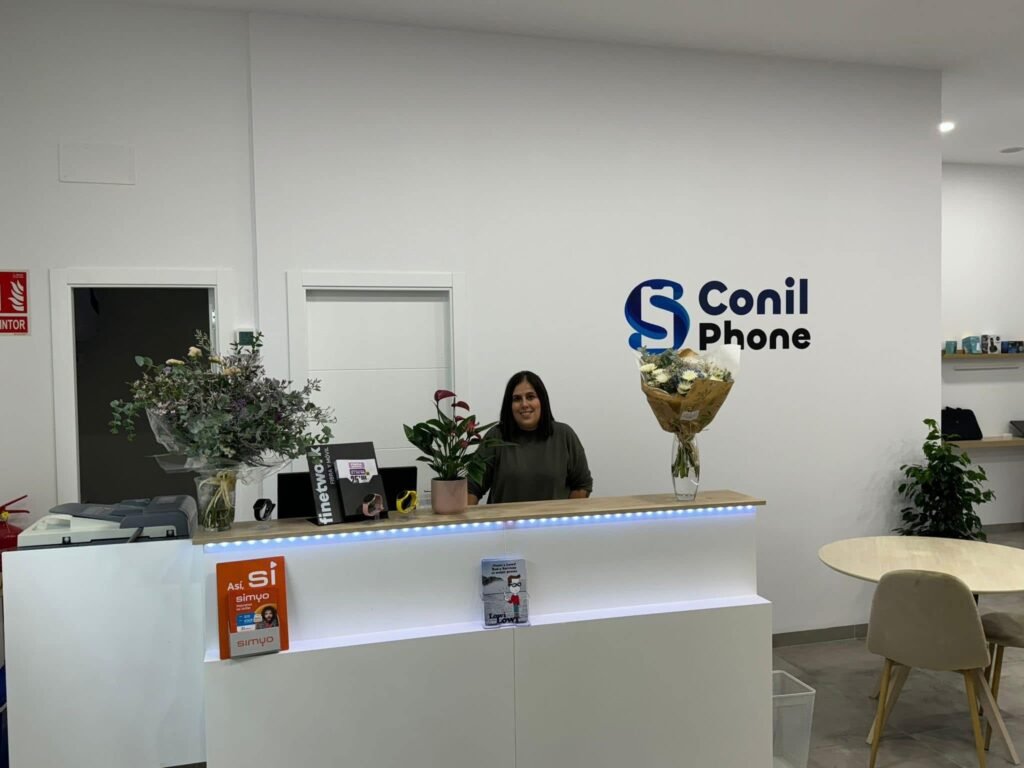Atencion al cliente personalizada en tienda Conil Phone